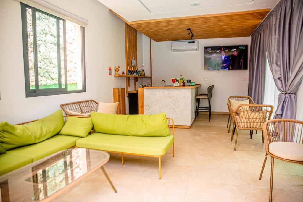 Image de Hotel Yatchenin Abidjan, Côte d'Ivoire, Cocody, 2plateaux Vallon